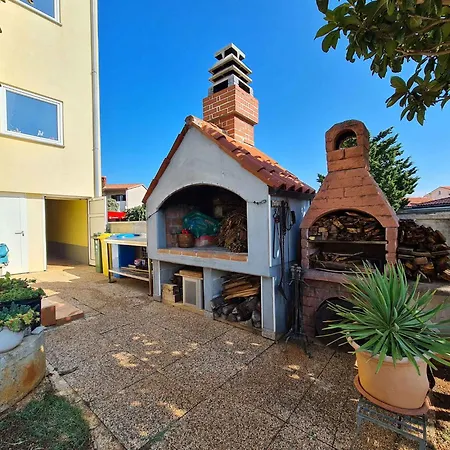 Near In Valbandon-istrien 51711 Apartment
