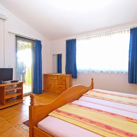 Near In Valbandon-istrien 51711 Apartment