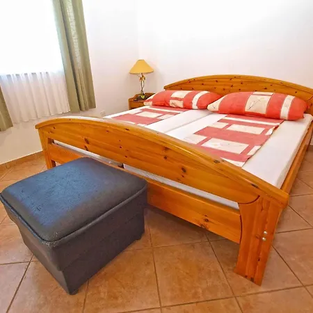 Near In Valbandon-istrien 51711 Apartment *