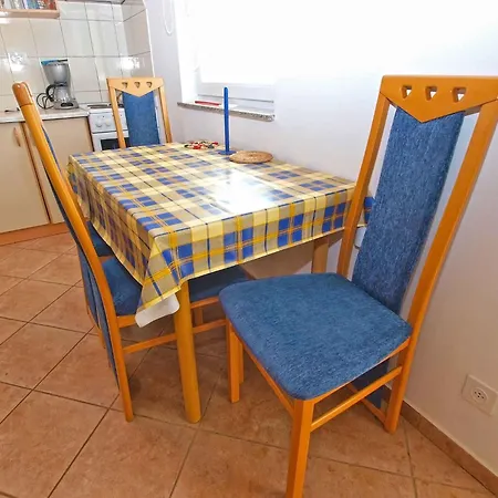 Near In Valbandon-istrien 51711 Apartment