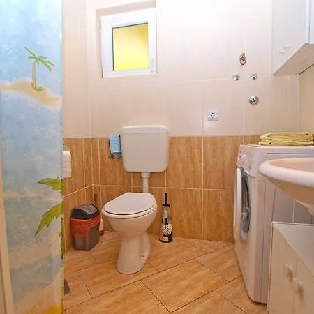 Apartment Near In Valbandon-istrien 51711