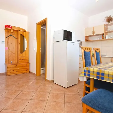 Near In Valbandon-istrien 51711 Apartment *