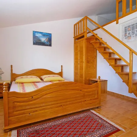 Near In Valbandon-istrien 51711 Apartment